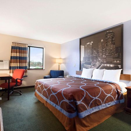 Super 8 By Wyndham Charlotte University Екстериор снимка