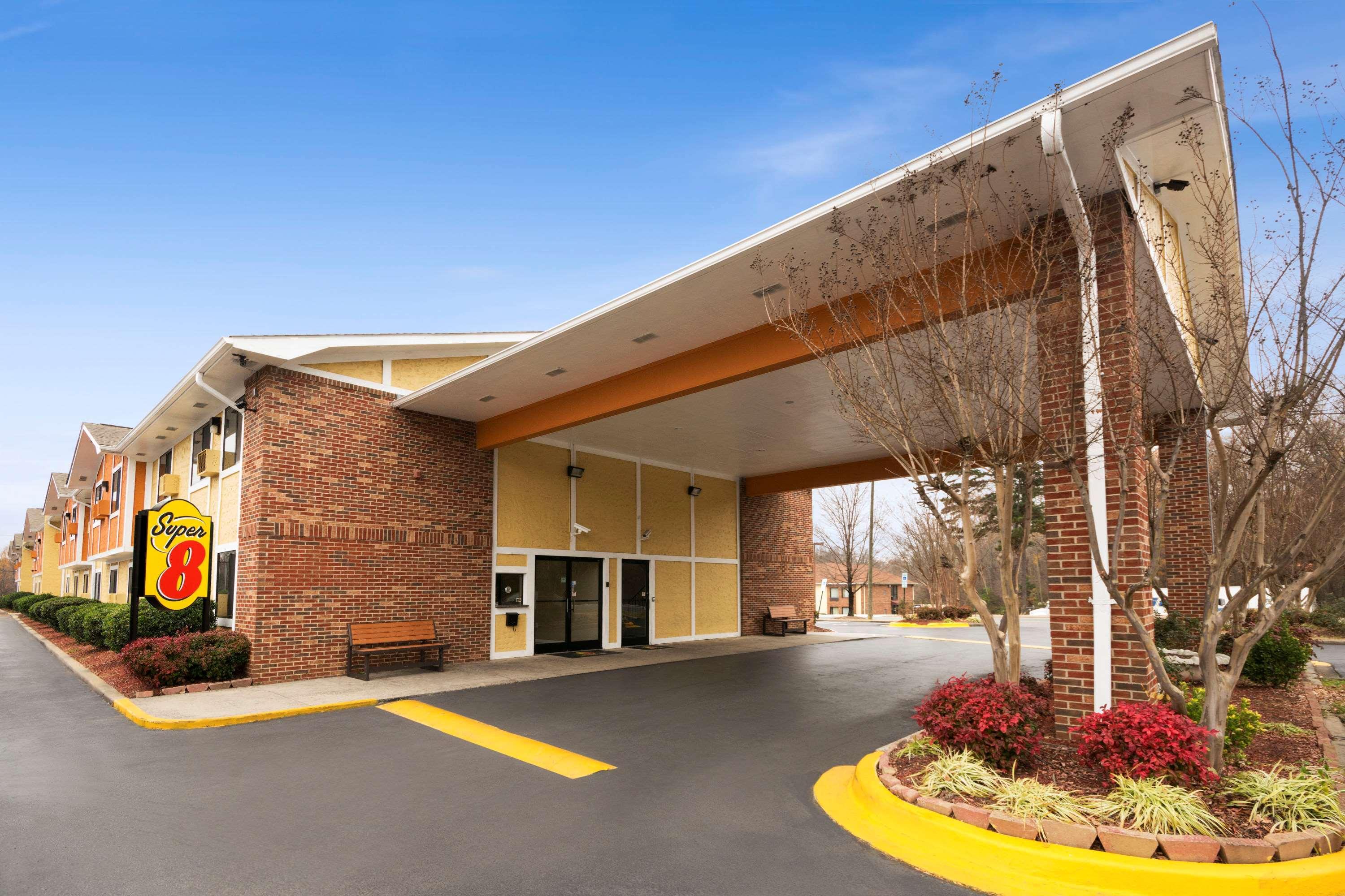 Super 8 By Wyndham Charlotte University Екстериор снимка