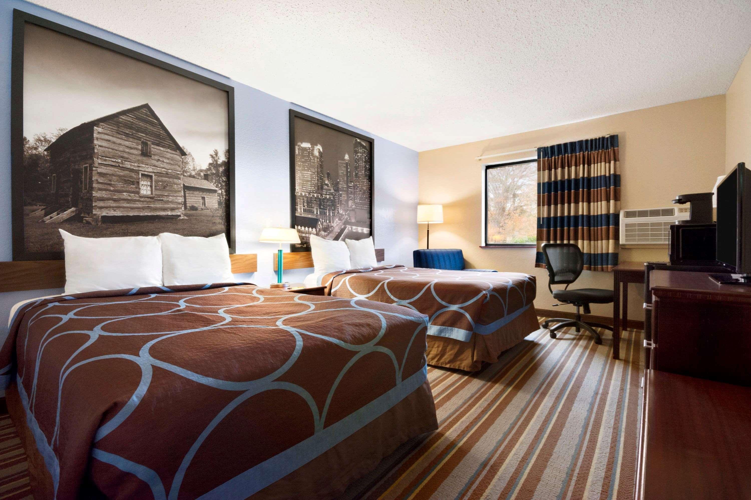 Super 8 By Wyndham Charlotte University Екстериор снимка