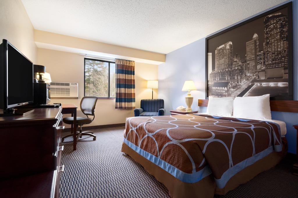 Super 8 By Wyndham Charlotte University Стая снимка